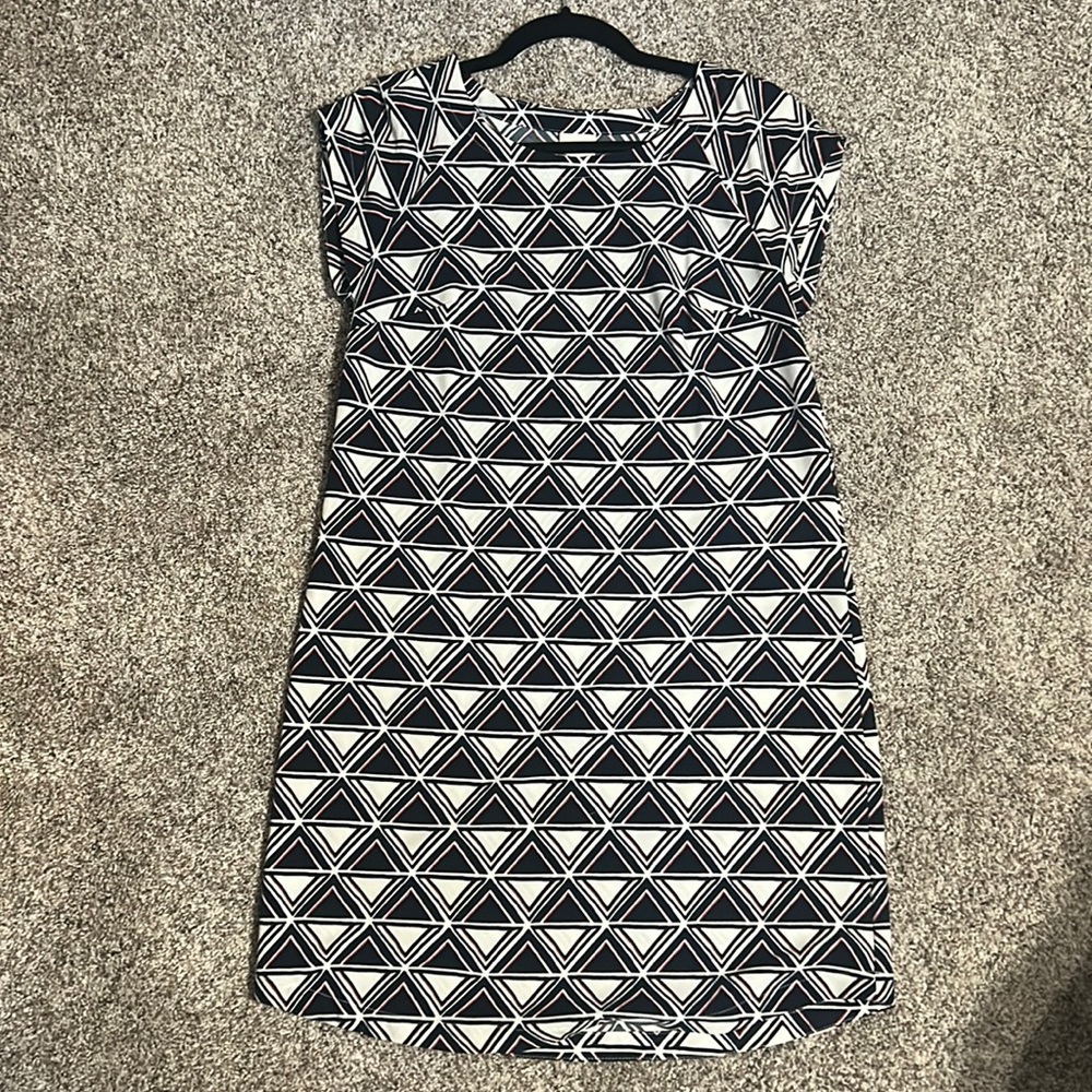 Short sleeve light weight dress